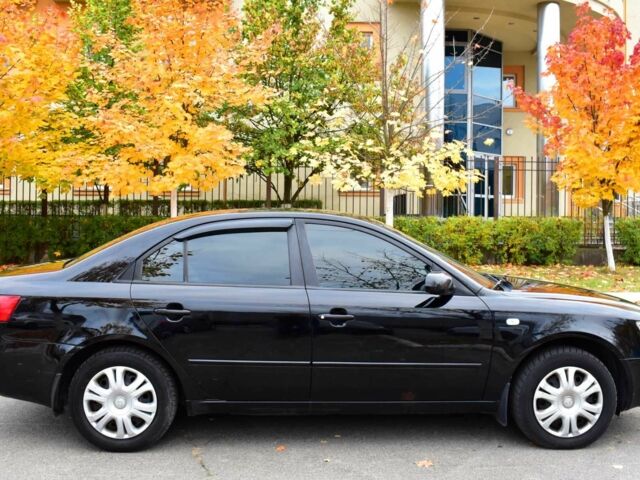 Черный Хендай Соната, объемом двигателя 2 л и пробегом 212 тыс. км за 4800 $, фото 1 на Automoto.ua