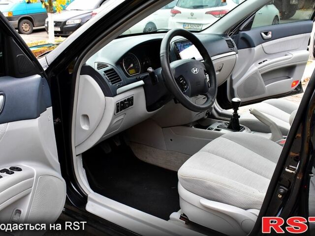 Хендай Соната 2006 у Києві на Automoto.ua Чорний Хендай Соната, об'ємом двигуна 2 л та пробігом 212 тис. км за 4800 $, фото 8 на Automoto.ua