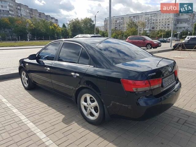 Хендай Соната 2006 у Ужгороді на Automoto.ua Чорний Хендай Соната, об'ємом двигуна 2.4 л та пробігом 290 тис. км за 7400 $, фото 15 на Automoto.ua
