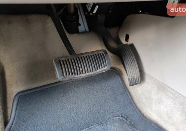 Хендай Соната 2006 у Буче на Automoto.ua Чорний Хендай Соната, об'ємом двигуна 3.34 л та пробігом 215 тис. км за 5999 $, фото 36 на Automoto.ua