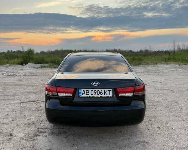 Чорний Хендай Соната, об'ємом двигуна 2.4 л та пробігом 217 тис. км за 5400 $, фото 5 на Automoto.ua