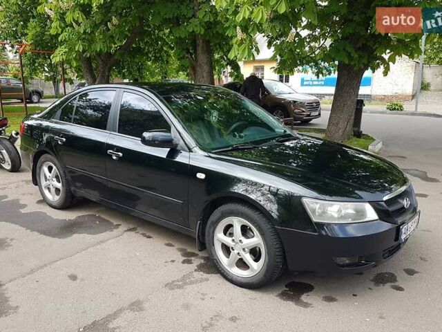 Хендай Соната 2006 у Ужгороді на Automoto.ua Чорний Хендай Соната, об'ємом двигуна 2.4 л та пробігом 290 тис. км за 7400 $, фото 23 на Automoto.ua