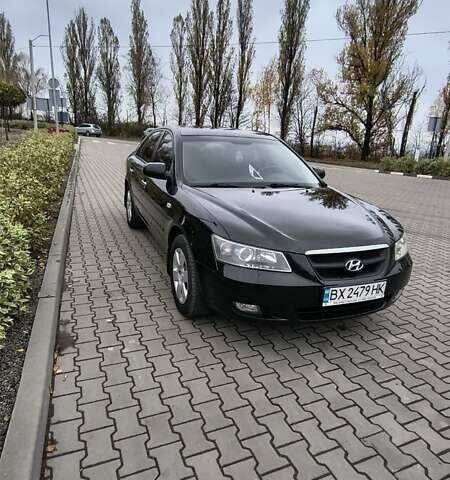 Черный Хендай Соната, объемом двигателя 2 л и пробегом 172 тыс. км за 6100 $, фото 3 на Automoto.ua