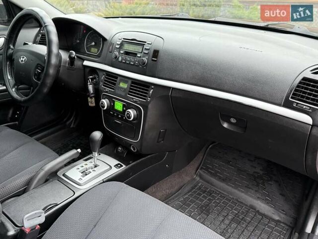 Черный Хендай Соната, объемом двигателя 2 л и пробегом 217 тыс. км за 6200 $, фото 48 на Automoto.ua