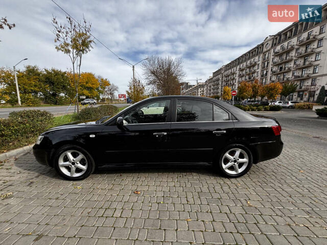 Чорний Хендай Соната, об'ємом двигуна 3.3 л та пробігом 166 тис. км за 6500 $, фото 7 на Automoto.ua