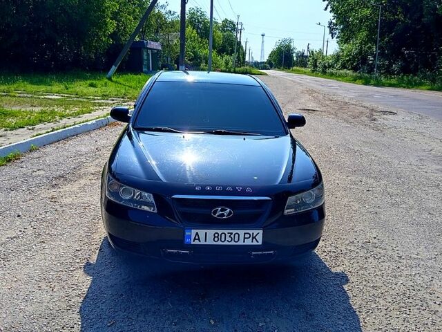 Черный Хендай Соната, объемом двигателя 2 л и пробегом 320 тыс. км за 6200 $, фото 9 на Automoto.ua