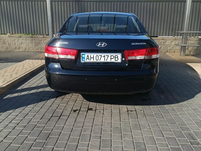 Черный Хендай Соната, объемом двигателя 2 л и пробегом 293 тыс. км за 6200 $, фото 6 на Automoto.ua