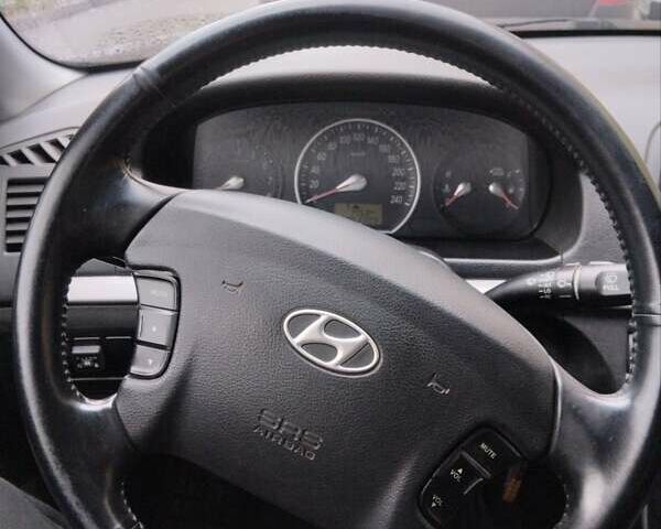 Чорний Хендай Соната, об'ємом двигуна 2 л та пробігом 353 тис. км за 3150 $, фото 9 на Automoto.ua