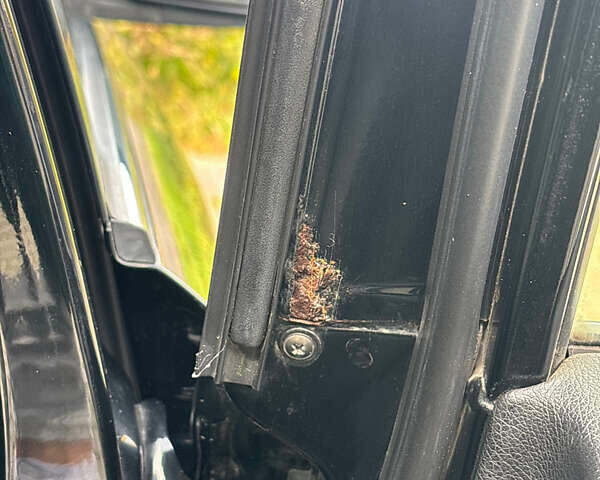 Чорний Хендай Соната, об'ємом двигуна 3.3 л та пробігом 166 тис. км за 6500 $, фото 21 на Automoto.ua