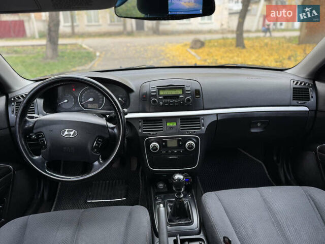 Чорний Хендай Соната, об'ємом двигуна 2 л та пробігом 266 тис. км за 6500 $, фото 15 на Automoto.ua