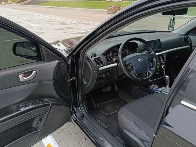 Черный Хендай Соната, объемом двигателя 2 л и пробегом 242 тыс. км за 5750 $, фото 13 на Automoto.ua