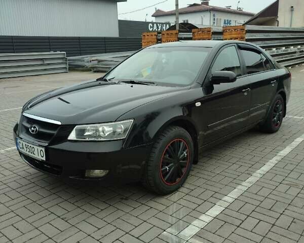 Черный Хендай Соната, объемом двигателя 2 л и пробегом 244 тыс. км за 6000 $, фото 8 на Automoto.ua