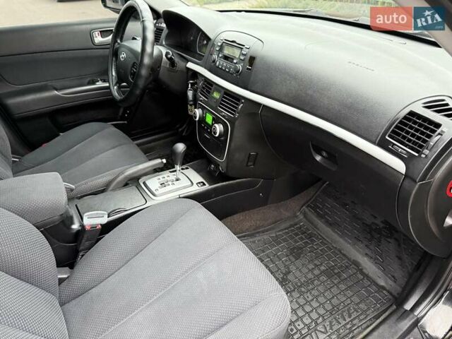 Черный Хендай Соната, объемом двигателя 2 л и пробегом 217 тыс. км за 6200 $, фото 46 на Automoto.ua