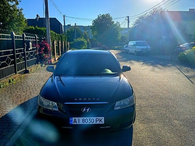 Черный Хендай Соната, объемом двигателя 2 л и пробегом 320 тыс. км за 6200 $, фото 3 на Automoto.ua