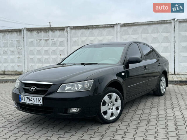 Черный Хендай Соната, объемом двигателя 2 л и пробегом 239 тыс. км за 5200 $, фото 1 на Automoto.ua