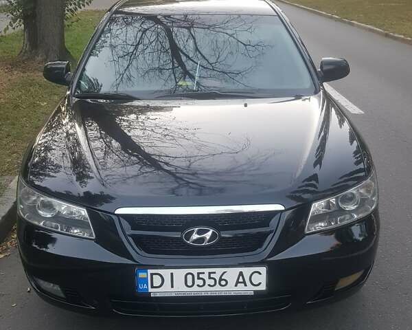 Черный Хендай Соната, объемом двигателя 2 л и пробегом 274 тыс. км за 5500 $, фото 2 на Automoto.ua