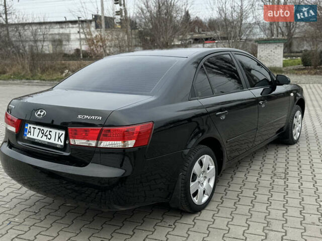 Черный Хендай Соната, объемом двигателя 2 л и пробегом 239 тыс. км за 5200 $, фото 9 на Automoto.ua
