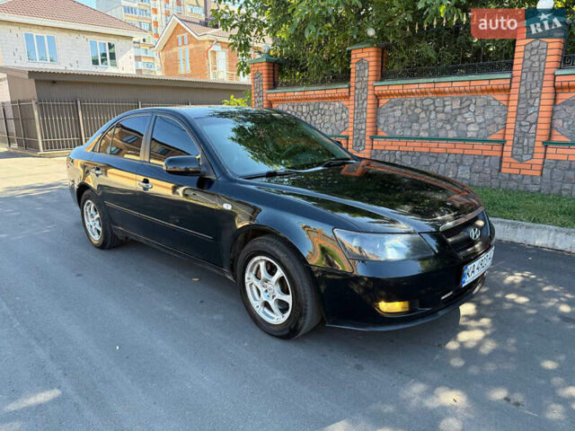 Черный Хендай Соната, объемом двигателя 2 л и пробегом 259 тыс. км за 5199 $, фото 2 на Automoto.ua