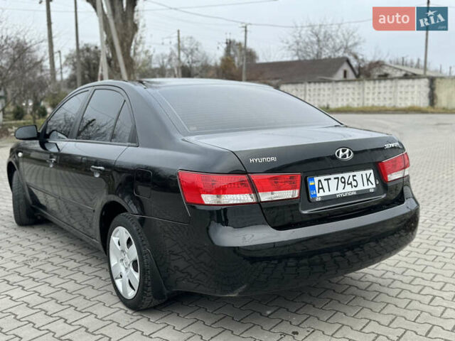 Черный Хендай Соната, объемом двигателя 2 л и пробегом 239 тыс. км за 5200 $, фото 7 на Automoto.ua