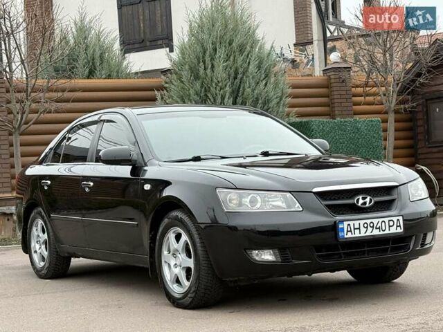 Черный Хендай Соната, объемом двигателя 2 л и пробегом 217 тыс. км за 6200 $, фото 13 на Automoto.ua