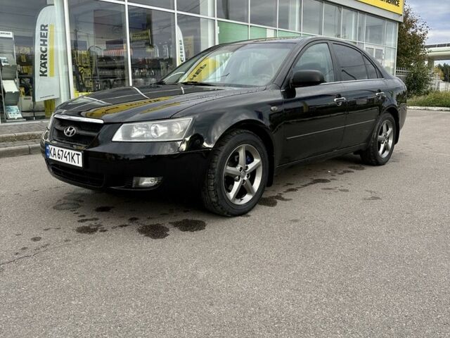 Чорний Хендай Соната, об'ємом двигуна 2.4 л та пробігом 270 тис. км за 4900 $, фото 4 на Automoto.ua