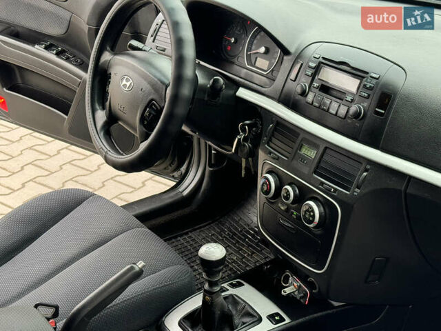 Черный Хендай Соната, объемом двигателя 2 л и пробегом 239 тыс. км за 5200 $, фото 38 на Automoto.ua