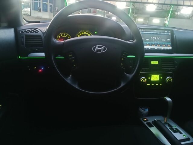 Черный Хендай Соната, объемом двигателя 2 л и пробегом 242 тыс. км за 5750 $, фото 19 на Automoto.ua