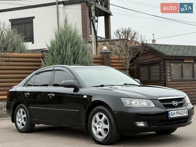 Черный Хендай Соната, объемом двигателя 2 л и пробегом 217 тыс. км за 6200 $, фото 16 на Automoto.ua