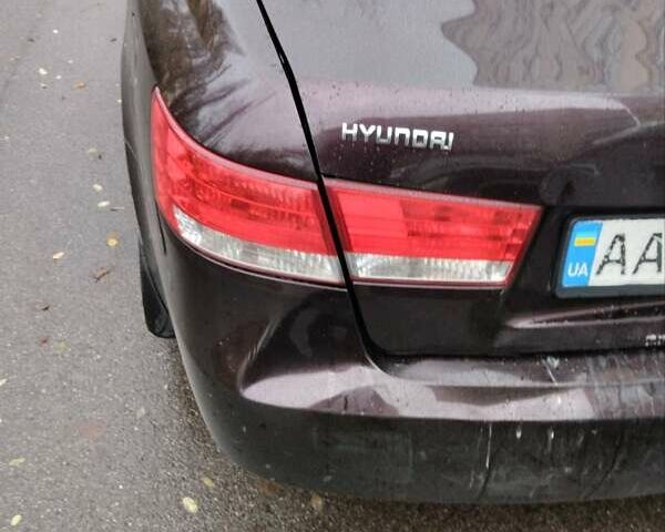 Чорний Хендай Соната, об'ємом двигуна 2 л та пробігом 353 тис. км за 3150 $, фото 4 на Automoto.ua