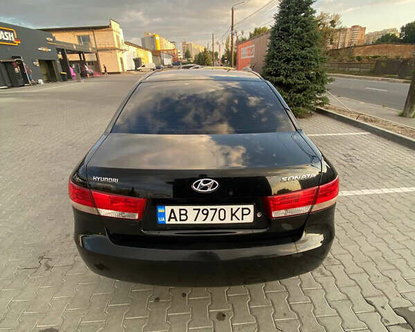 Черный Хендай Соната, объемом двигателя 2 л и пробегом 395 тыс. км за 4650 $, фото 6 на Automoto.ua