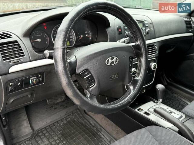 Черный Хендай Соната, объемом двигателя 2 л и пробегом 217 тыс. км за 6200 $, фото 40 на Automoto.ua