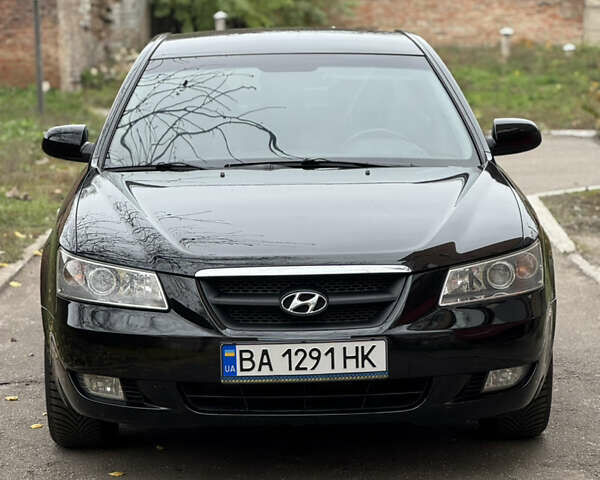 Чорний Хендай Соната, об'ємом двигуна 2 л та пробігом 266 тис. км за 6500 $, фото 5 на Automoto.ua