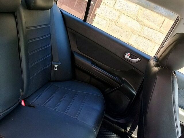 Чорний Хендай Соната, об'ємом двигуна 2 л та пробігом 315 тис. км за 4700 $, фото 4 на Automoto.ua