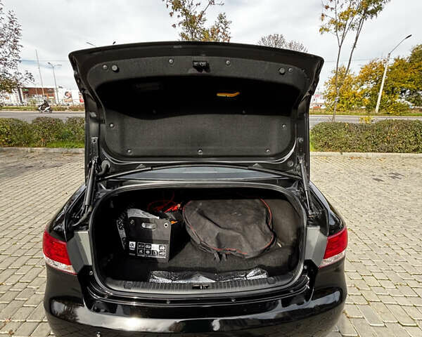 Чорний Хендай Соната, об'ємом двигуна 3.3 л та пробігом 166 тис. км за 6500 $, фото 9 на Automoto.ua