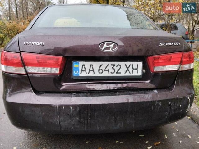 Чорний Хендай Соната, об'ємом двигуна 2 л та пробігом 353 тис. км за 3150 $, фото 2 на Automoto.ua