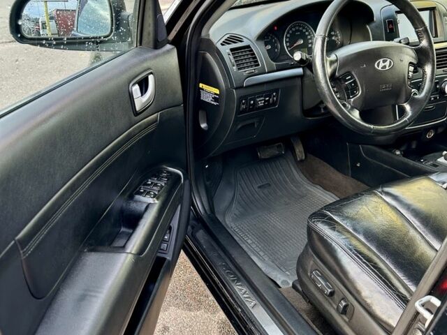 Чорний Хендай Соната, об'ємом двигуна 2.4 л та пробігом 270 тис. км за 4900 $, фото 18 на Automoto.ua