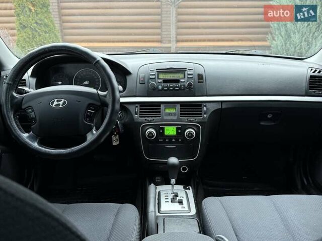Черный Хендай Соната, объемом двигателя 2 л и пробегом 217 тыс. км за 6200 $, фото 53 на Automoto.ua