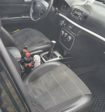 Черный Хендай Соната, объемом двигателя 2 л и пробегом 172 тыс. км за 6100 $, фото 2 на Automoto.ua