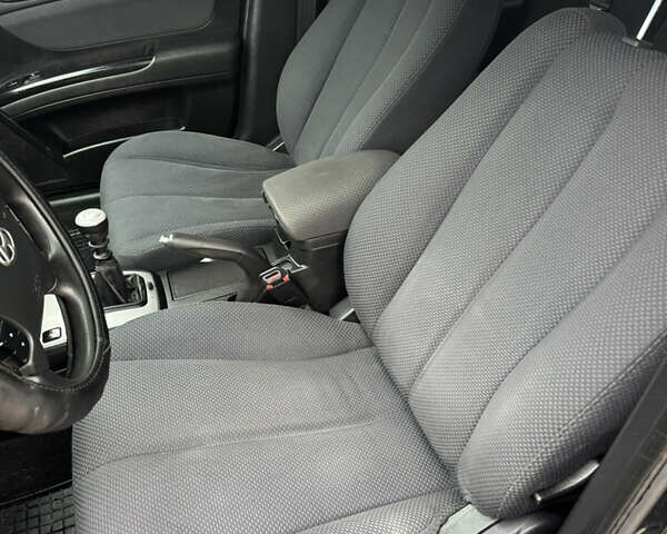 Черный Хендай Соната, объемом двигателя 2 л и пробегом 239 тыс. км за 5200 $, фото 24 на Automoto.ua