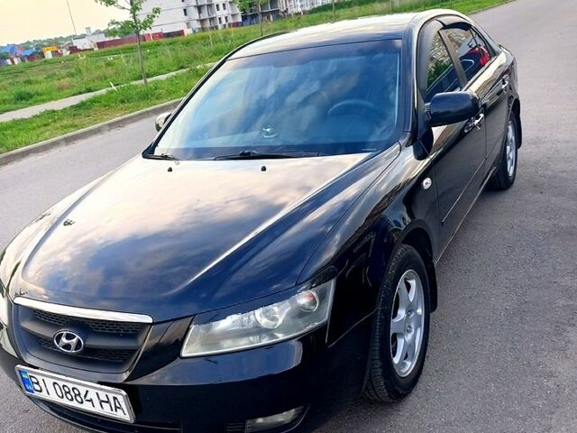 Чорний Хендай Соната, об'ємом двигуна 2 л та пробігом 315 тис. км за 4700 $, фото 1 на Automoto.ua