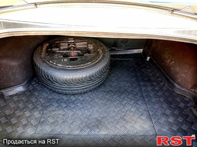 Чорний Хендай Соната, об'ємом двигуна 2 л та пробігом 315 тис. км за 4700 $, фото 5 на Automoto.ua