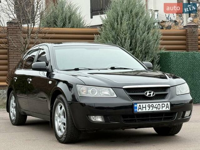 Черный Хендай Соната, объемом двигателя 2 л и пробегом 217 тыс. км за 6200 $, фото 11 на Automoto.ua