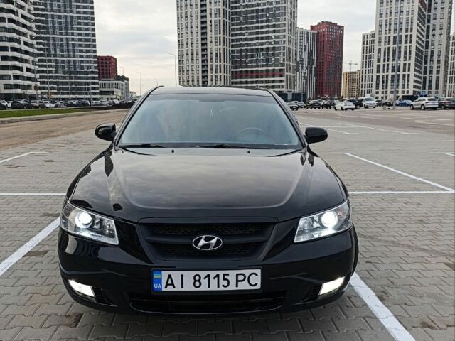 Черный Хендай Соната, объемом двигателя 2 л и пробегом 242 тыс. км за 5750 $, фото 7 на Automoto.ua