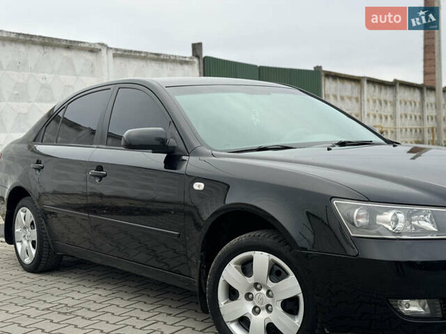 Черный Хендай Соната, объемом двигателя 2 л и пробегом 239 тыс. км за 5200 $, фото 15 на Automoto.ua