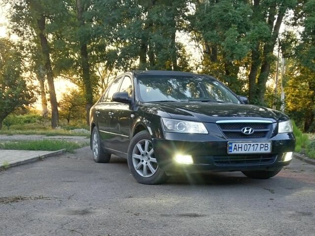 Черный Хендай Соната, объемом двигателя 2 л и пробегом 293 тыс. км за 6200 $, фото 9 на Automoto.ua