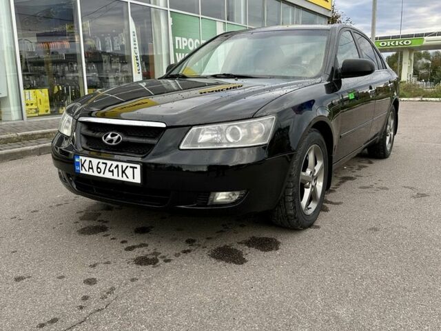 Чорний Хендай Соната, об'ємом двигуна 2.4 л та пробігом 270 тис. км за 4900 $, фото 2 на Automoto.ua