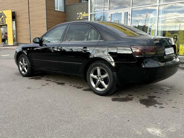 Чорний Хендай Соната, об'ємом двигуна 2.4 л та пробігом 270 тис. км за 4900 $, фото 6 на Automoto.ua