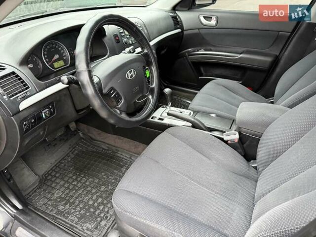Черный Хендай Соната, объемом двигателя 2 л и пробегом 217 тыс. км за 6200 $, фото 35 на Automoto.ua