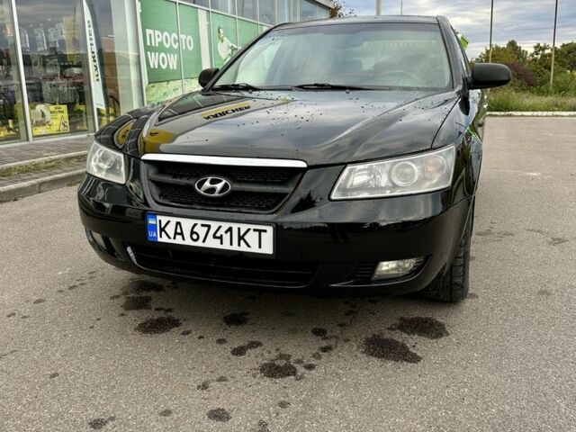 Чорний Хендай Соната, об'ємом двигуна 2.4 л та пробігом 270 тис. км за 4900 $, фото 1 на Automoto.ua