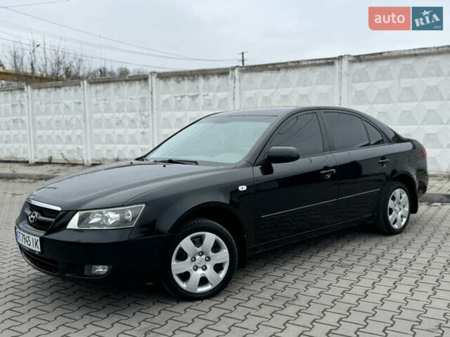 Черный Хендай Соната, объемом двигателя 2 л и пробегом 239 тыс. км за 5200 $, фото 3 на Automoto.ua